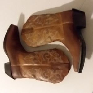 ARIAT BOOTS
